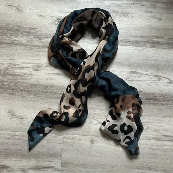 Leopard Print blue and brown Scarf shawl - Picture 2 of 3